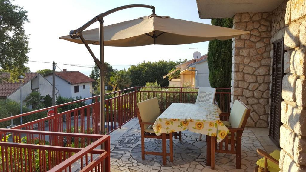 Apartmani Sofia Njivice Exterior photo